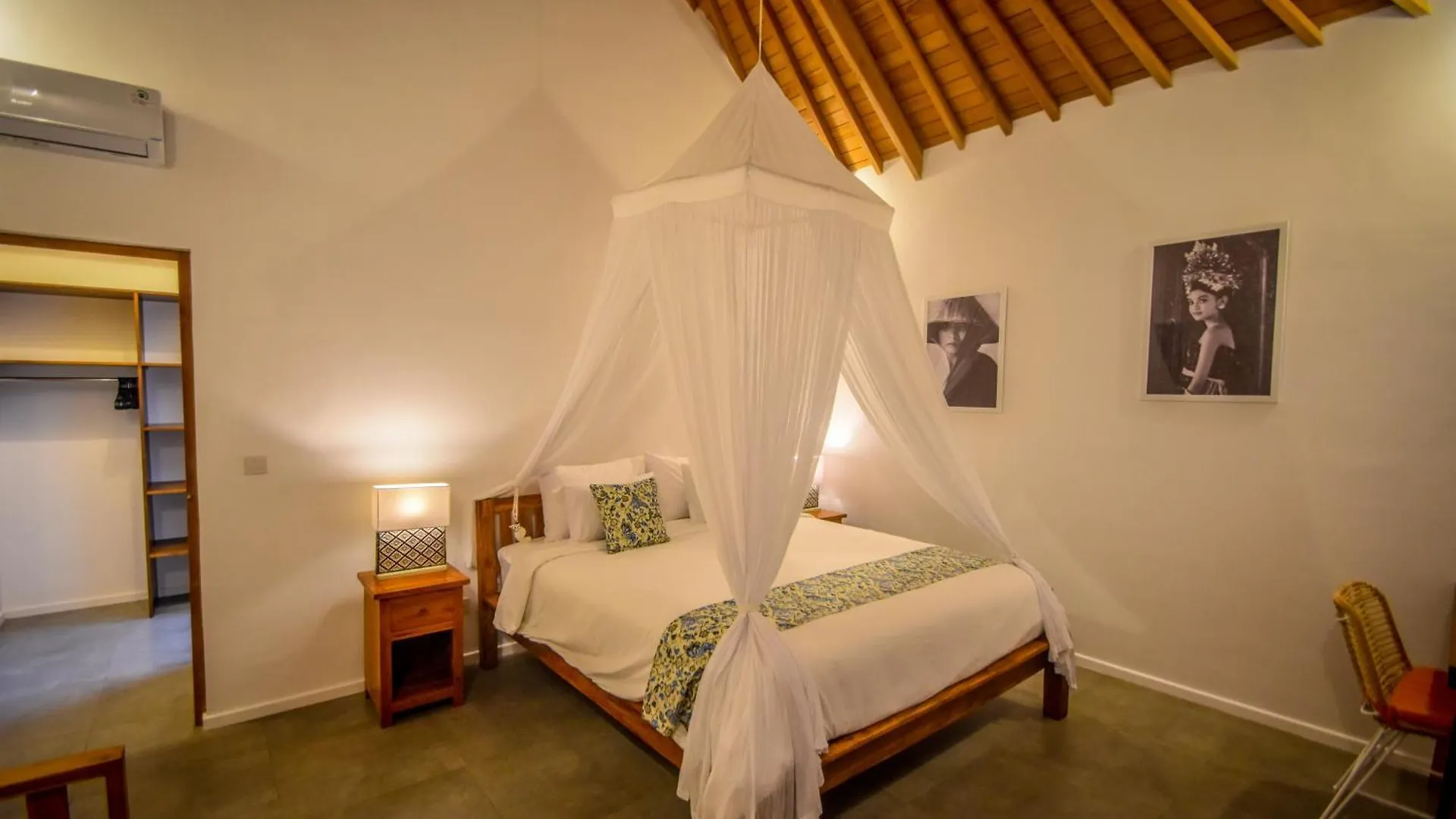 Villa Mana Tea 2 Bedrooms & Pool Seminyak  세미냑